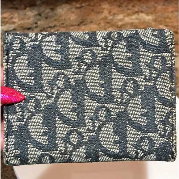 DIOR Signature Saddle Oblique Compact Trifold Wallet ๐โค๏ธโ๐ฅ๐ฅ - Picture 10 of 17